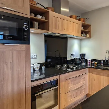 Hébergement de vacances Avec Piscine, Tennis Privé Et Wifi - Fr-1-653-10 *