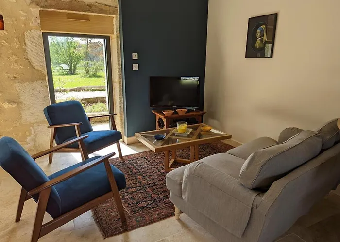 Avec Piscine, Tennis Prive Et Wifi - Fr-1-653-10 Magnac-Lavalette-Villars