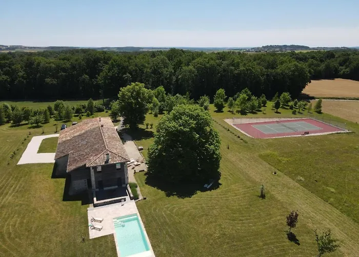 Avec Piscine, Tennis Prive Et Wifi - Fr-1-653-10 Magnac-Lavalette-Villars