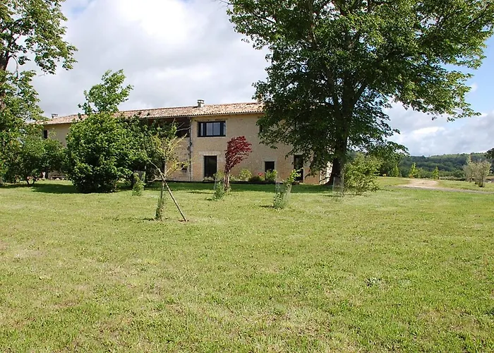 Avec Piscine, Tennis Prive Et Wifi - Fr-1-653-10 * Magnac-Lavalette-Villars