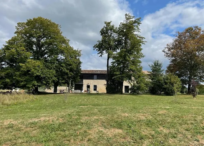 Casa de Férias Avec Piscine, Tennis Prive Et Wifi - Fr-1-653-10