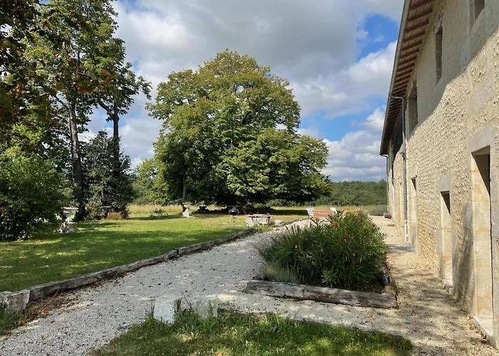 Avec Piscine, Tennis Prive Et Wifi - Fr-1-653-10 *