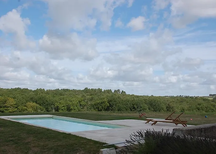 Casa de Férias Avec Piscine, Tennis Prive Et Wifi - Fr-1-653-10