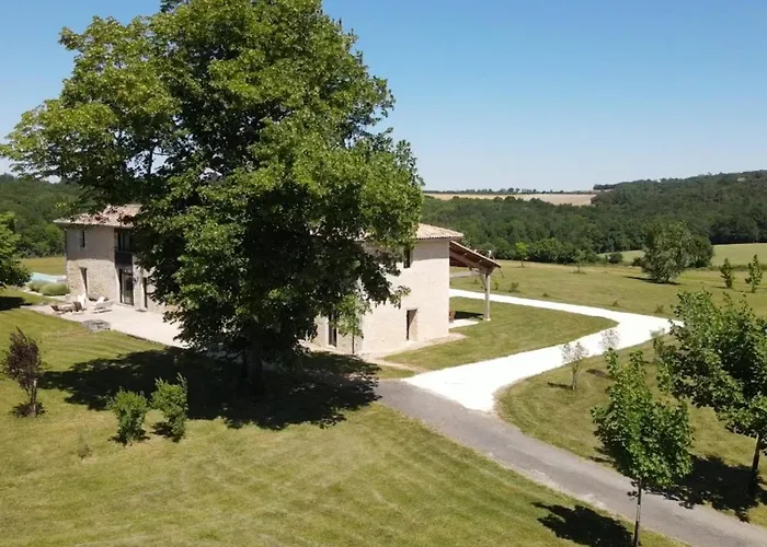 Casa de Férias Avec Piscine, Tennis Prive Et Wifi - Fr-1-653-10 Magnac-Lavalette-Villars